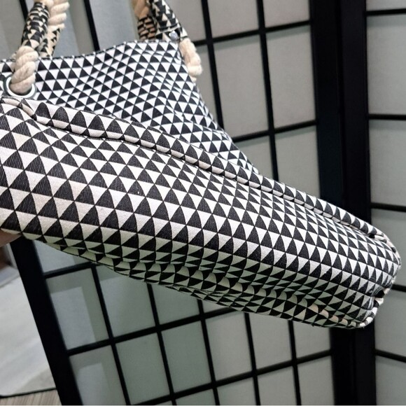 Boho tote bag black white multicolor geometric design rope handle pink interior - Picture 4 of 8